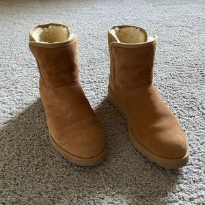 Ugg’s size 7